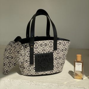 Tower Hamlets London UK Britain羅意威大象籃子LOEWE