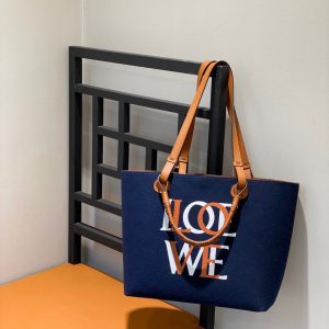 Malaysia LOEWE Anagram 毛氈Tote羅意威購物袋圖片