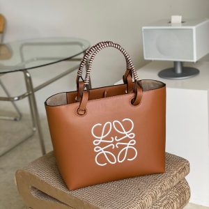 Taiwan LOEWE Anagram Tote購物袋羅意威包包真假辨別