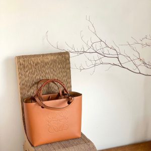 Canada LOEWE Anagram Tote購物袋羅意威包包怎麽樣