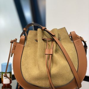 Kuwait LOEWE Horseshoe飛碟包羅意威飛碟包好看嗎