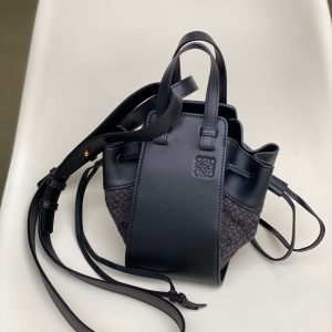 Dubai  LOEWE Mini Hammock Drawstring羅意威吊床包