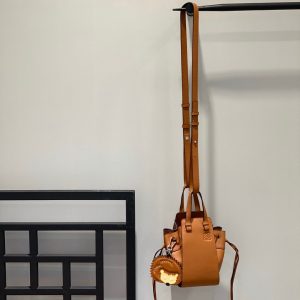 UAE United Arab Emirates LOEWE Hammock迷妳吊床包