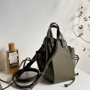 Saudi Arabia Riyadh LOEWE Hammock迷妳吊床包羅意威