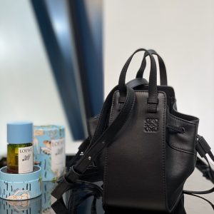 Kuwait LOEWE 迷妳吊床包 羅意威吊床包專櫃價格