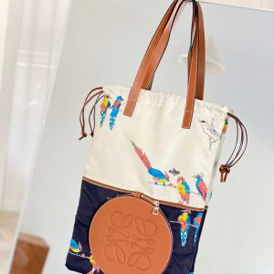 Kuwait羅意威鸚鵡包羅意威的包包怎麽辨別真假LOEWE