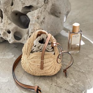 Qatar Doha LOEWE Moon Shell海螺草編包羅意威官網