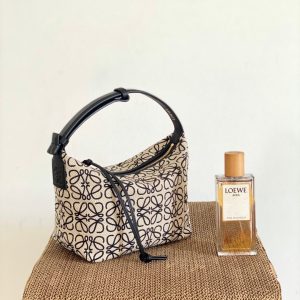 Republic of Indonesia LOEWE Cubi飯盒包羅意威便當包