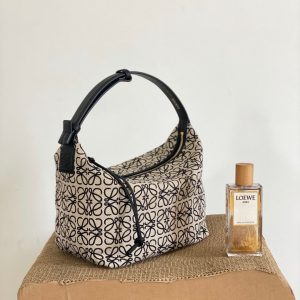 Jakarta羅意威大號便當包羅意威的包包意大利什麽價格