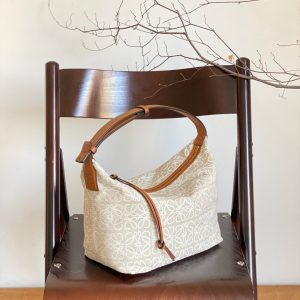 Bandung羅意威大號便當包羅意威女士包包大小