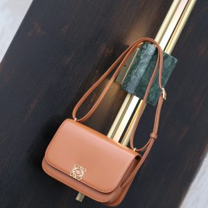 California USA LOEWE Goya豆腐包小號羅意威豆腐包