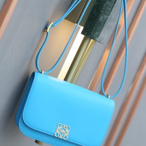 Cambridge UK Britain LOEWE Goya豆腐包小號羅意威