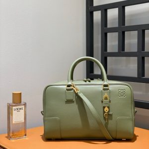Britain LOEWE amazona羅意威amazona現在有沒有