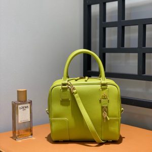 Kuwait LOEWE amazona小號羅意威amazona中文名