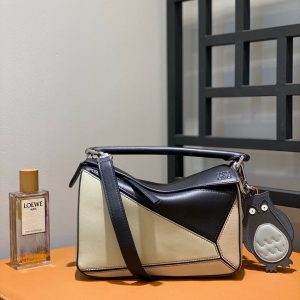 Australian Canberra LOEWE puzzle 羅意威女士包包