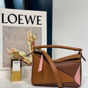 Tokyo, Japan羅意威puzzle包包羅意威女包官方網站