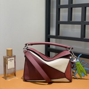 Australia Canberra LOEWE puzzle包羅意威的包包價格