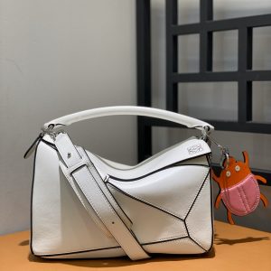 Britain LOEWE puzzle包中號  羅意威puzzle包的缺點