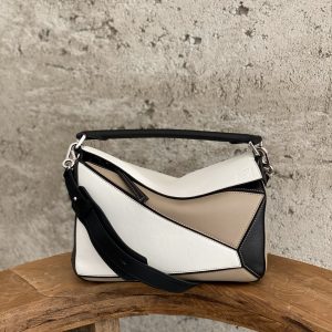 Saudi Arabia Dammam LOEWE puzzle包中號羅意威