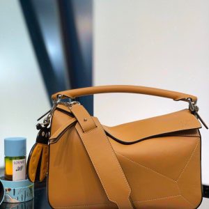 Sultan LOEWE puzzle包包中號羅意威puzzle是什麽意思