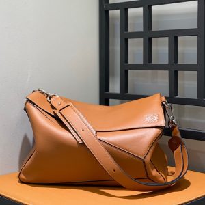 Cambridge UK Britain LOEWE Puzzle包特大號羅意威