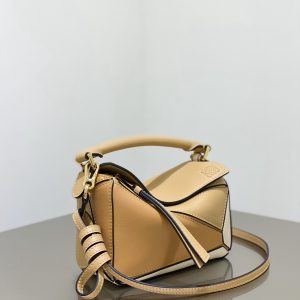 Taiwan LOEWE puzzle包迷妳  羅意威的包包值得買嗎