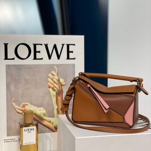 Australia Canberra LOEWE puzzle包  羅意威包包價格
