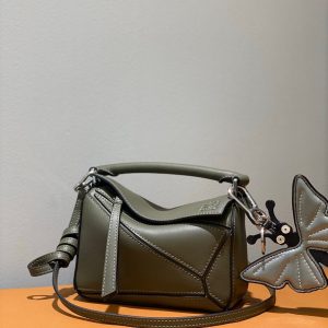 Kuwait LOEWE  puzzle幾何包18cm羅意威包包官網價格
