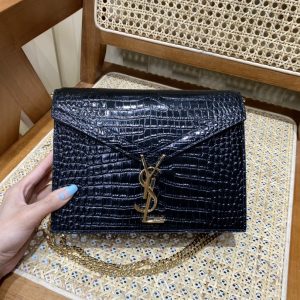 Singapore YSL cassandra包聖羅蘭cassandra包包重嗎