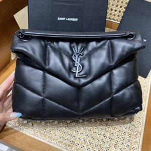 Saudi Arabia Riyadh聖羅蘭LOULOU PUFFER小羊皮包