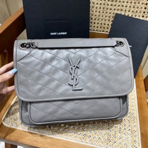 Qatar Doha聖羅蘭niki包淺灰色聖羅蘭niki包有幾種皮質