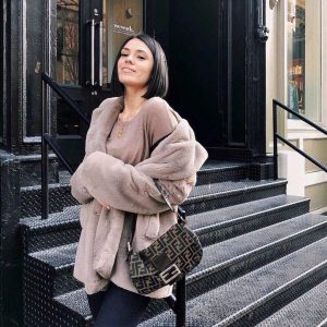 Malaysia芬迪Fendi Baguette法棍包上身圖芬迪法棍包包