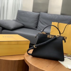 Indonesia Jakarta芬迪Fendi Iconic peekaboo ISeeU手袋