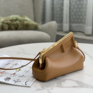 United Arab Emirates芬迪Fendi First包芬迪first包怎麽樣