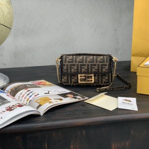 Turkey芬迪Fendi Baguette 經典包芬迪包包價格圖片