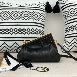 Jakarta芬迪Fendi First包26CM芬迪女士包包官網旗艦店