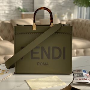 Seattle USA芬迪Fendi中號托特包芬迪女士包包專櫃價