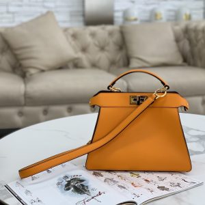 Newcastle UK Britain芬迪Fendi Peekaboo ISeeU 手袋