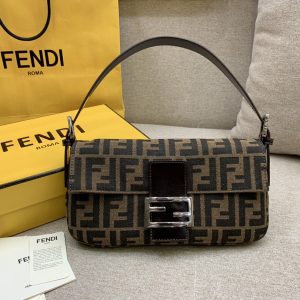 Nottingham UK Britain芬迪Fendi Baguette法棍包26CM