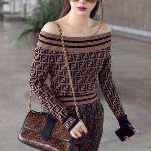 Southward London Britain芬迪Fendi雙面手提包上身圖