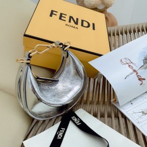 Hong Kong 芬迪Fendi graphy芬迪月牙腋下包fendi女包