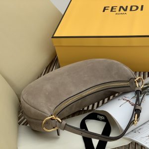 Indonesia芬迪Fendi graphy月牙腋下包芬迪月牙包價格