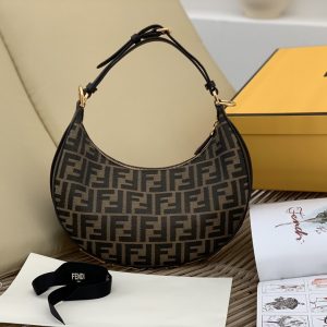 United Arab Emirates 芬迪Fendi月牙腋下包經典老花