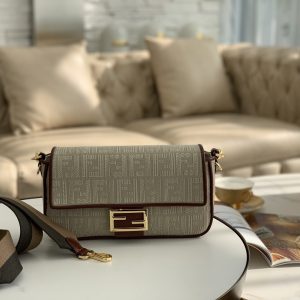 United Arab Emirates芬迪Fendi baguette芬迪女包價格