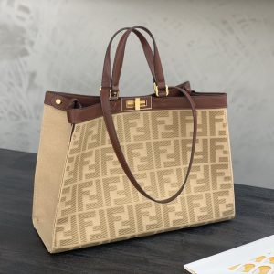 Morocco芬迪Fendi peekaboo x.tote芬迪包包是什麽檔次