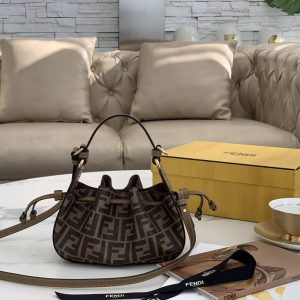 Manchester UK Britai芬迪Fendi Pomodorino餃子包21cm