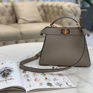 Japan 芬迪Fendi peekaboo ISeeU 手袋灰色芬迪包包