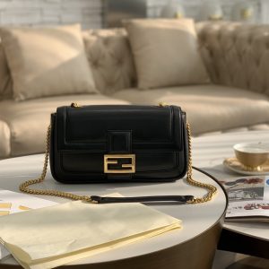 Dubai 芬迪Fendi Baguette 繫列芬迪包包回收價格查詢