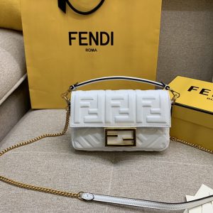 Bahrain芬迪 Baguette包包芬迪女包官網價格新款圖片