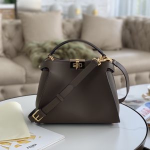 Saudi Arabia芬迪Fendi Peekaboo Essentially繫列手袋